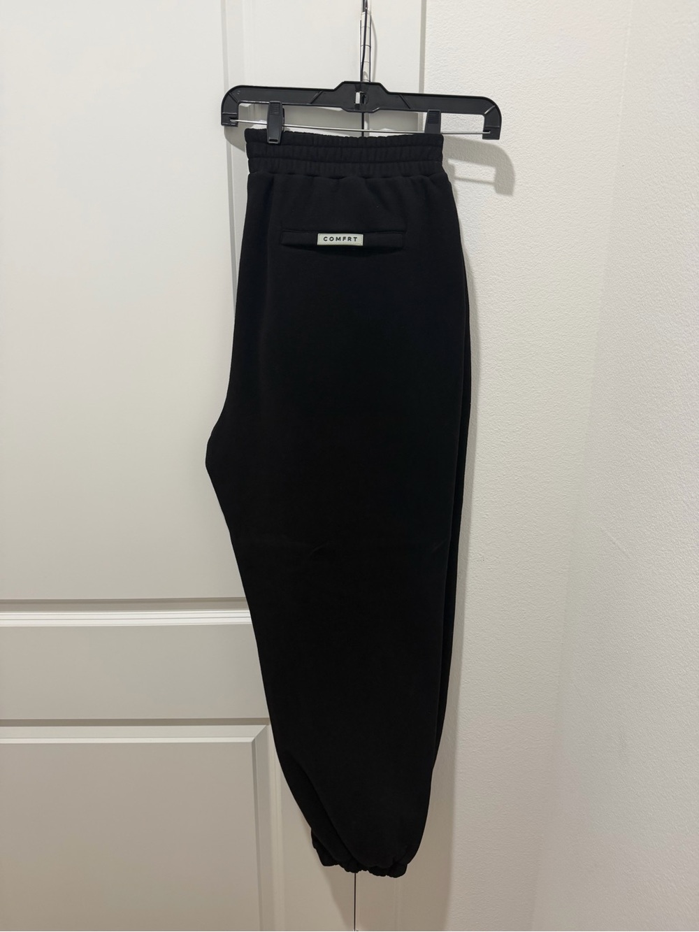 Comfrt Signature Sweatpants in Onyx - Picture 4 of 9